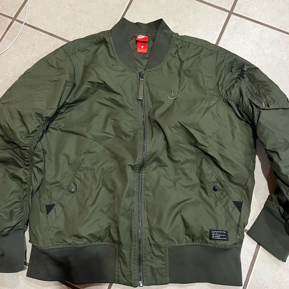 Rare Nike Men's Green Jacket